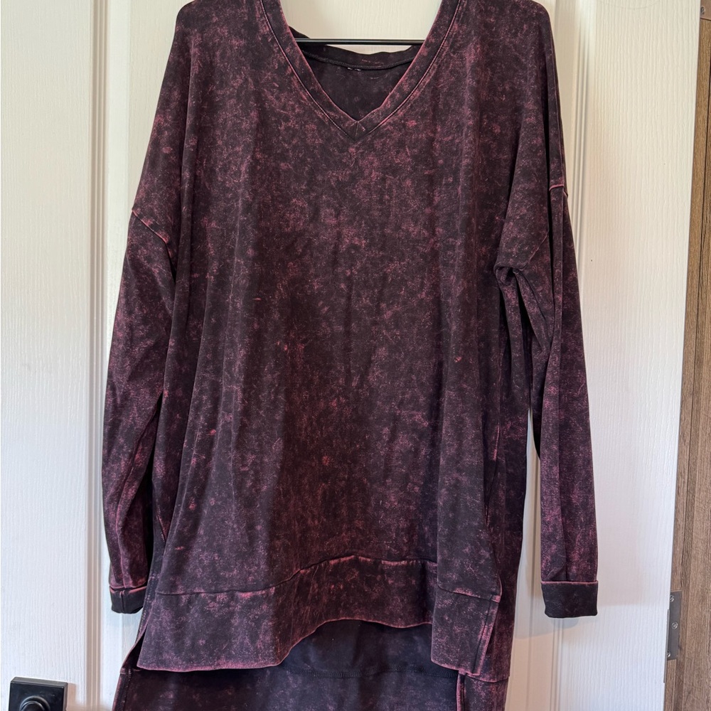 V-Neck Long Sleeve Top in Black and Pink